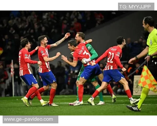 红魔迎战埃弗顿:梦剧场再现英超荣耀的精彩瞬间 红魔迎战埃弗顿:梦剧场再现英超荣耀的精彩瞬间